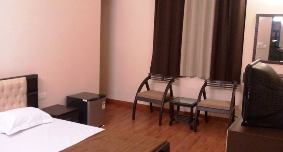 The Royale Stay, New Delhi 4